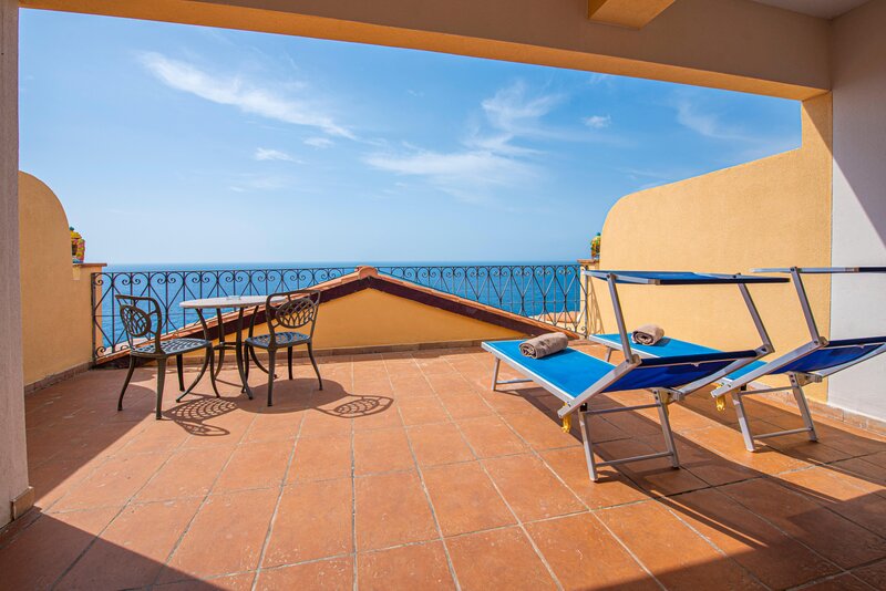 Baia Taormina 111