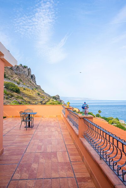Baia Taormina 120