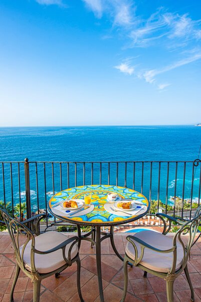 Baia Taormina 60