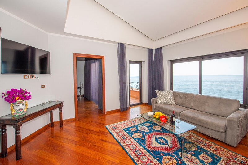 Baia Taormina 86