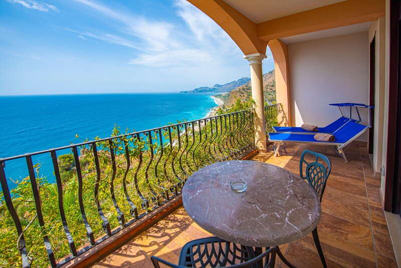 Baia Taormina 125