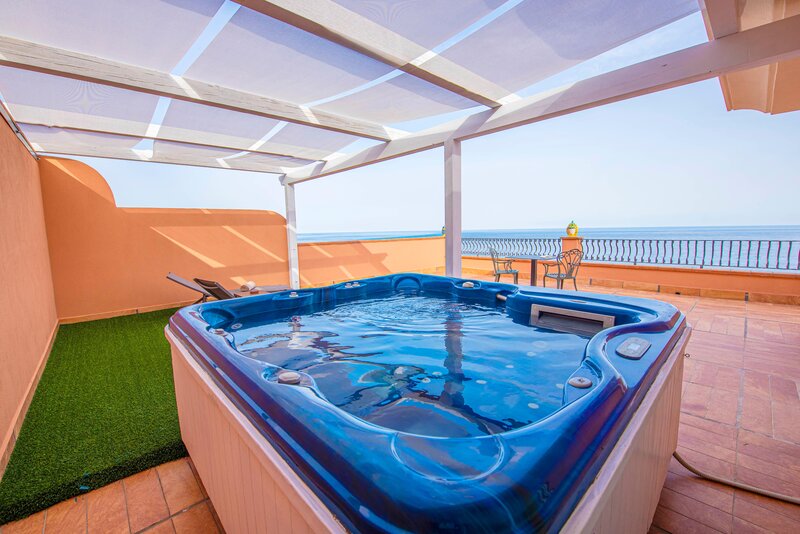 Baia Taormina 130