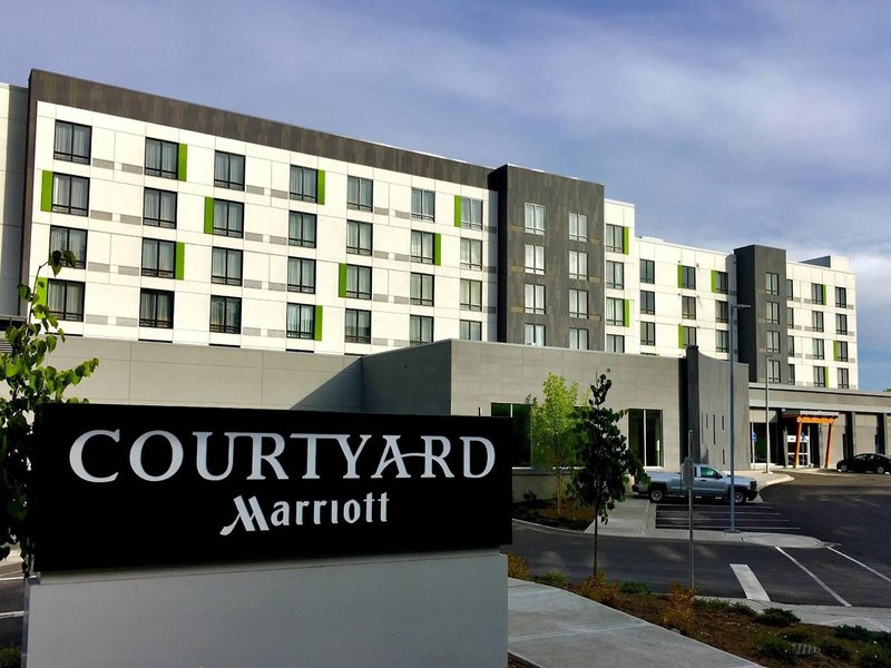Courtyard Prince George 2