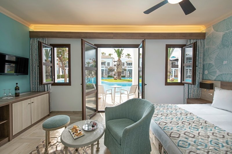 Mitsis Royal Mare 22