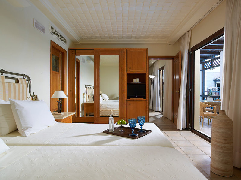 Mitsis Royal Mare 48