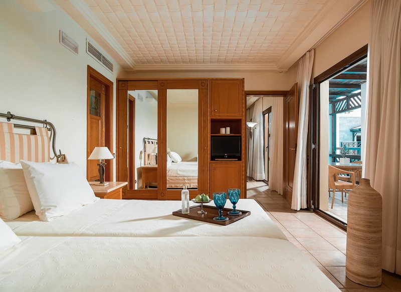 Mitsis Royal Mare 24