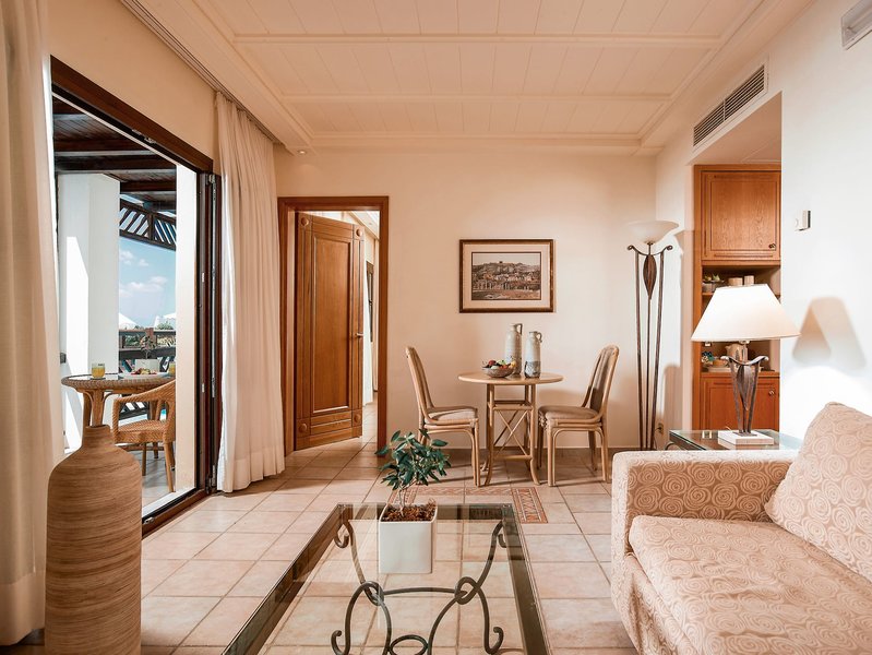 Mitsis Royal Mare 25