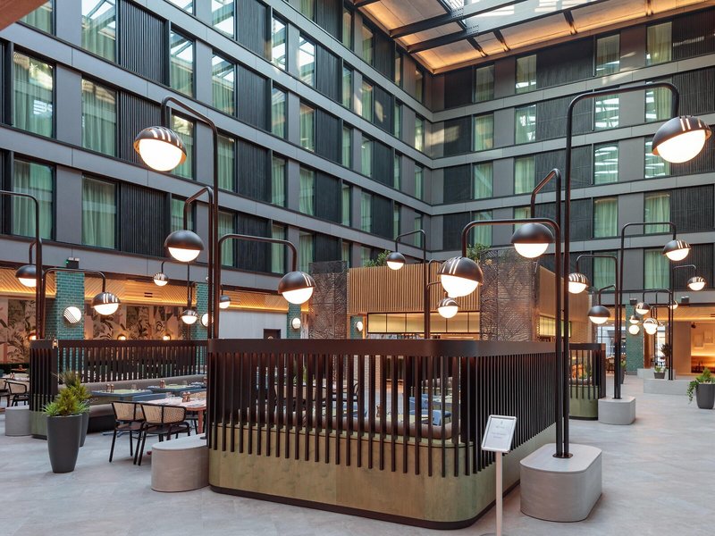Holiday Inn London - Heathrow Bath Road 8