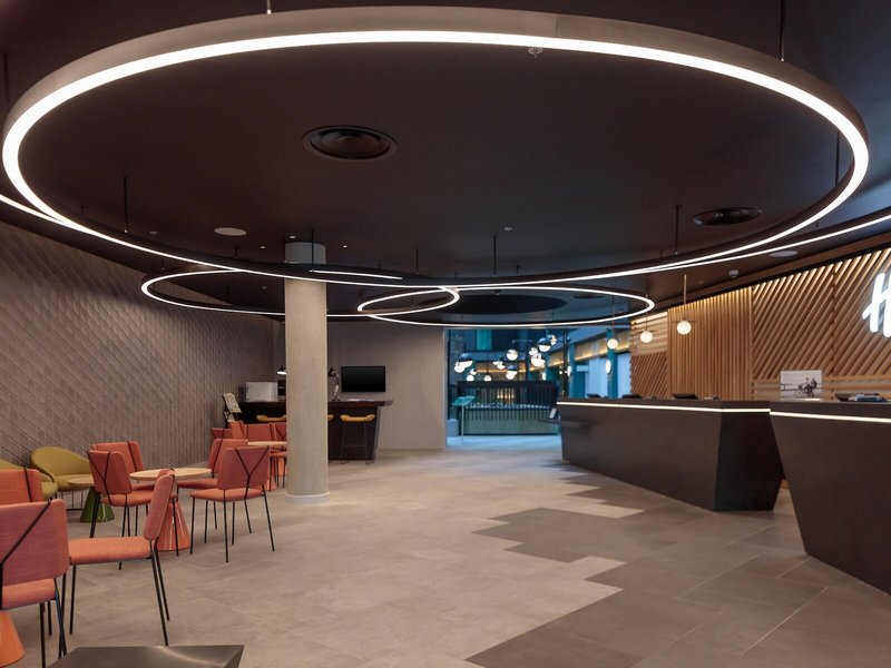 Holiday Inn London - Heathrow Bath Road 10