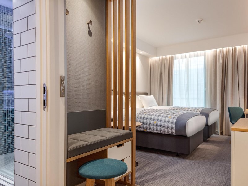 Holiday Inn London - Heathrow Bath Road 34