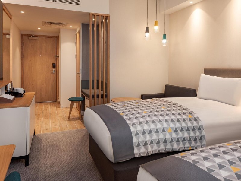 Holiday Inn London - Heathrow Bath Road 38