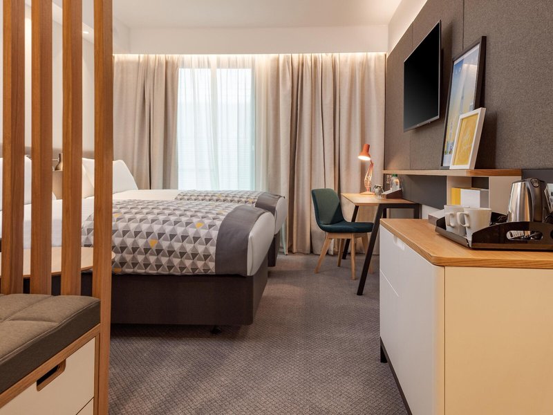 Holiday Inn London - Heathrow Bath Road 43