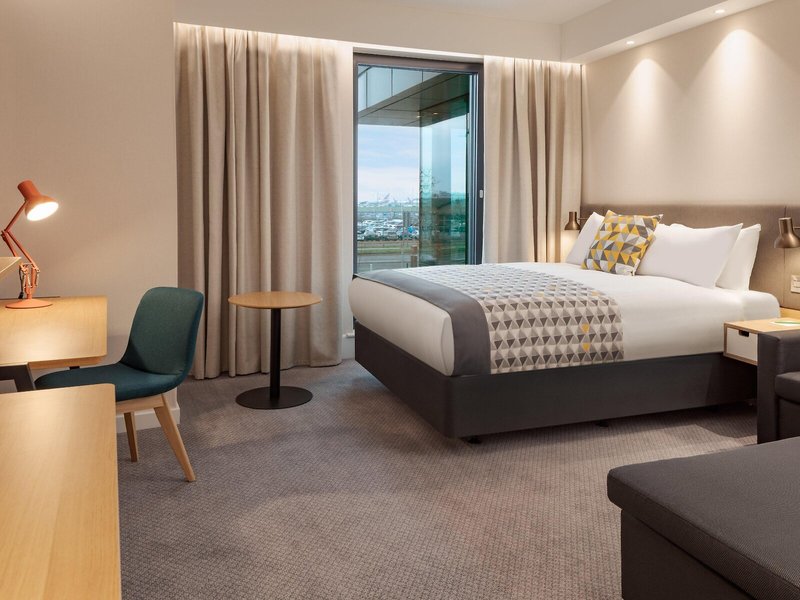 Holiday Inn London - Heathrow Bath Road 49