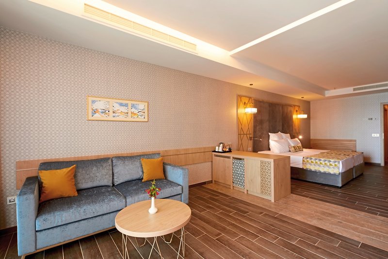 Secrets Sunny Beach Resort & Spa 4