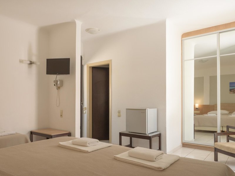 Sergios Hotel 33