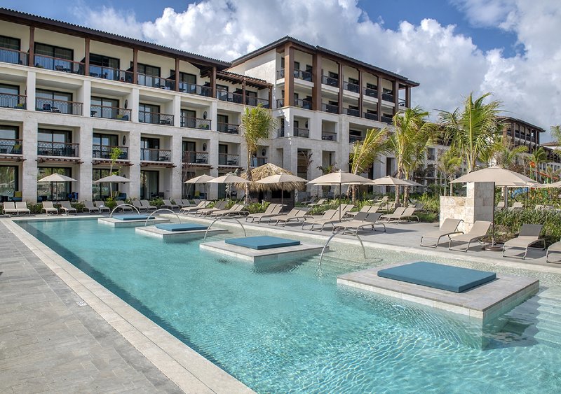 Unique Club At Lopesan Costa Bavaro Resort 1