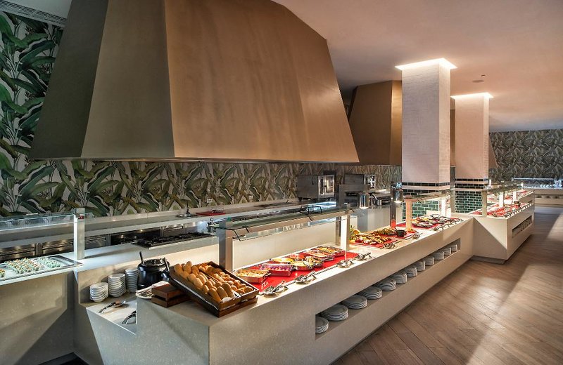 Adults Only Club at Lopesan Costa Bavaro Resort 3