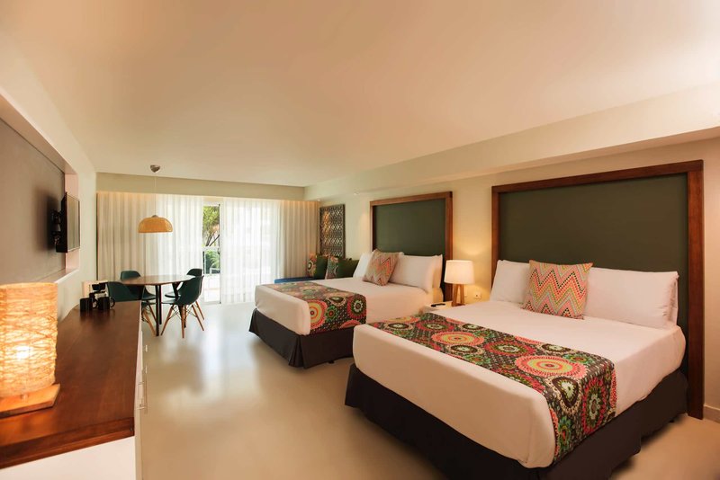 Emotions by Hodelpa Playa Dorada 13