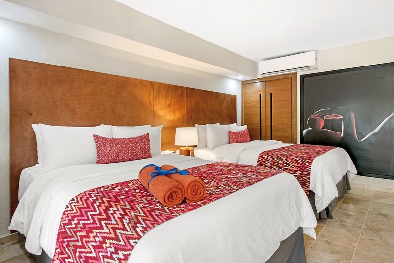 Emotions by Hodelpa Playa Dorada 10