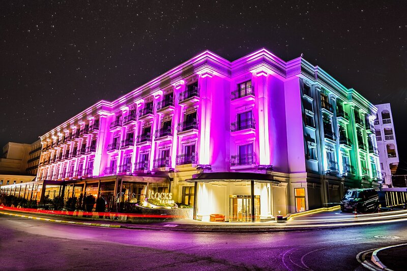 Rocks Hotel & Casino 2