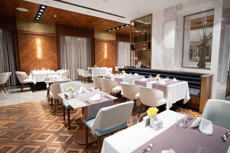 Rocks Hotel & Casino 8