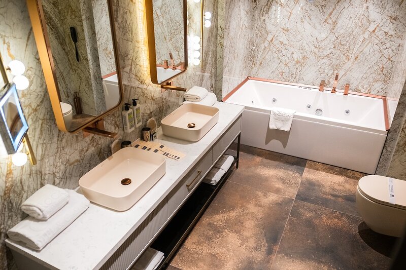 Rocks Hotel & Casino 17