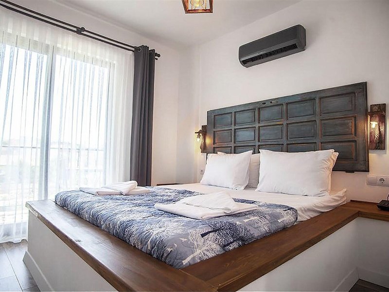 Smyrna Hotel 11