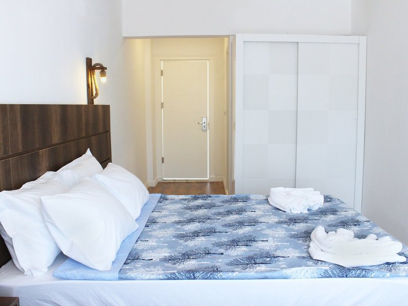 Smyrna Hotel 13