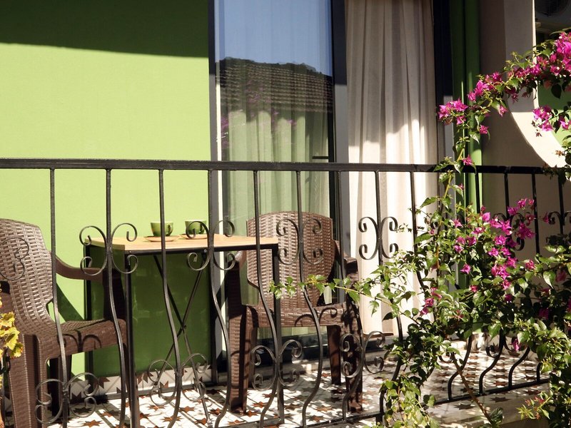 Smyrna Hotel 18