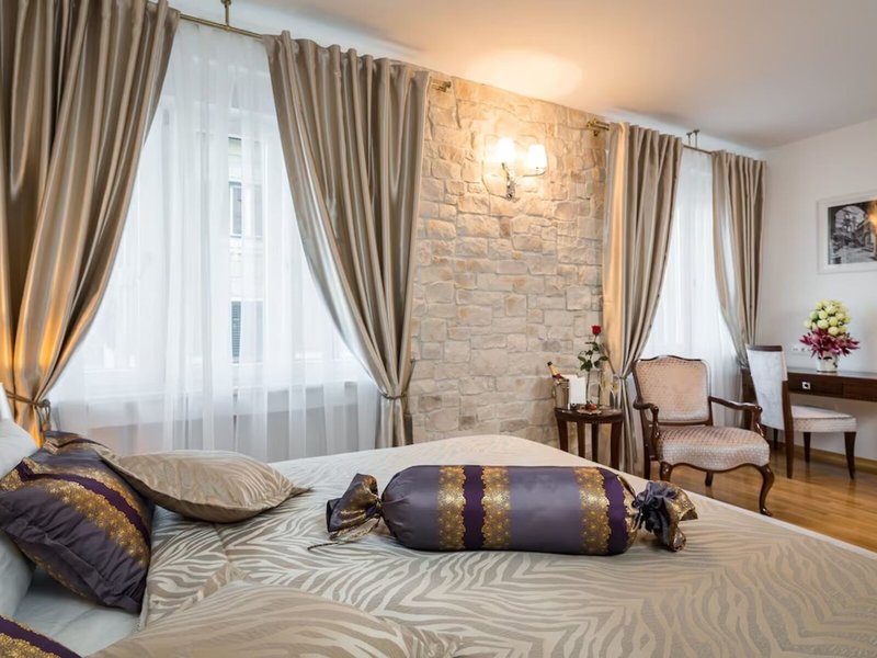 Priska Med Luxury Rooms 24
