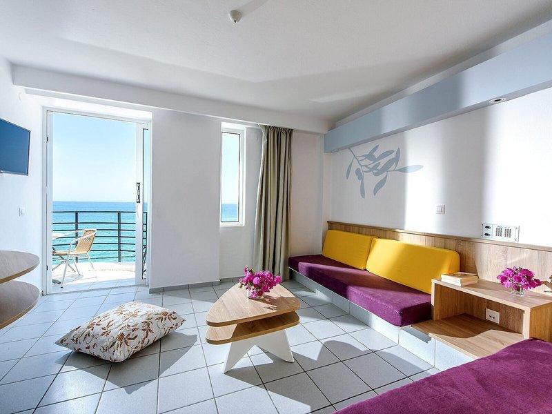Alia Beach Hotel 43