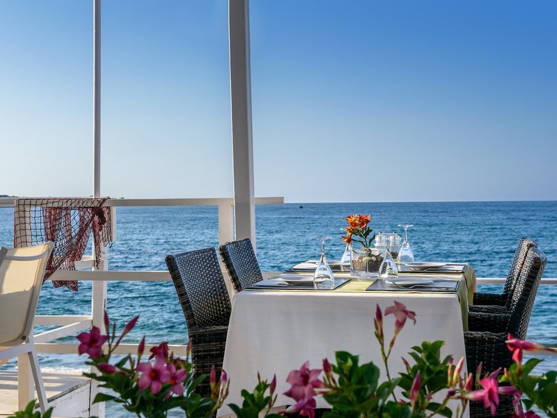 Alia Beach 30