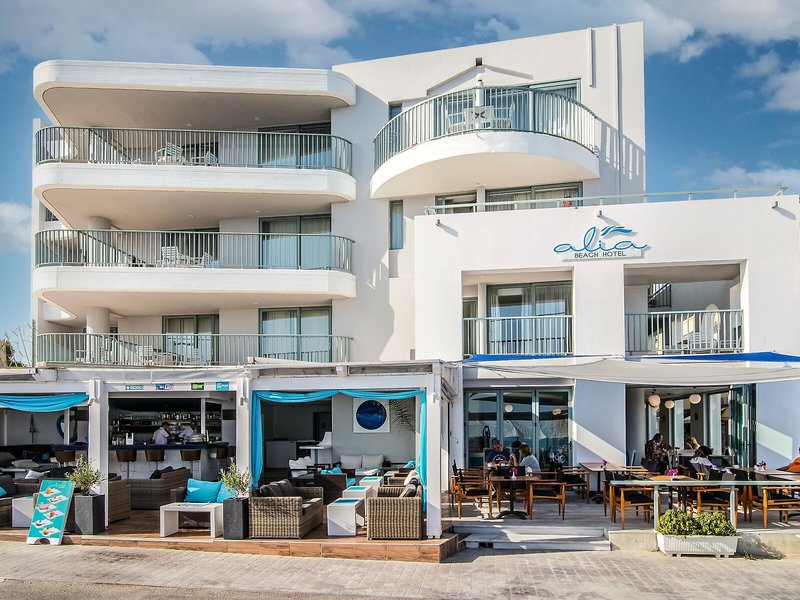 Alia Beach 32