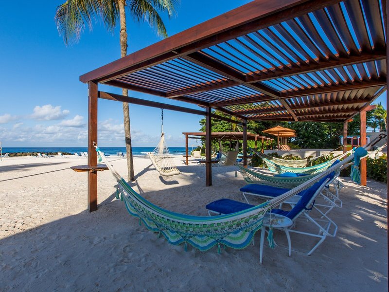 Hilton Barbados 18 - Beach