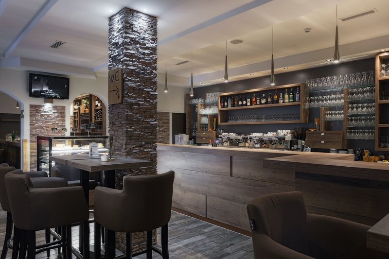 Falkensteiner Club Funimation Borik 12