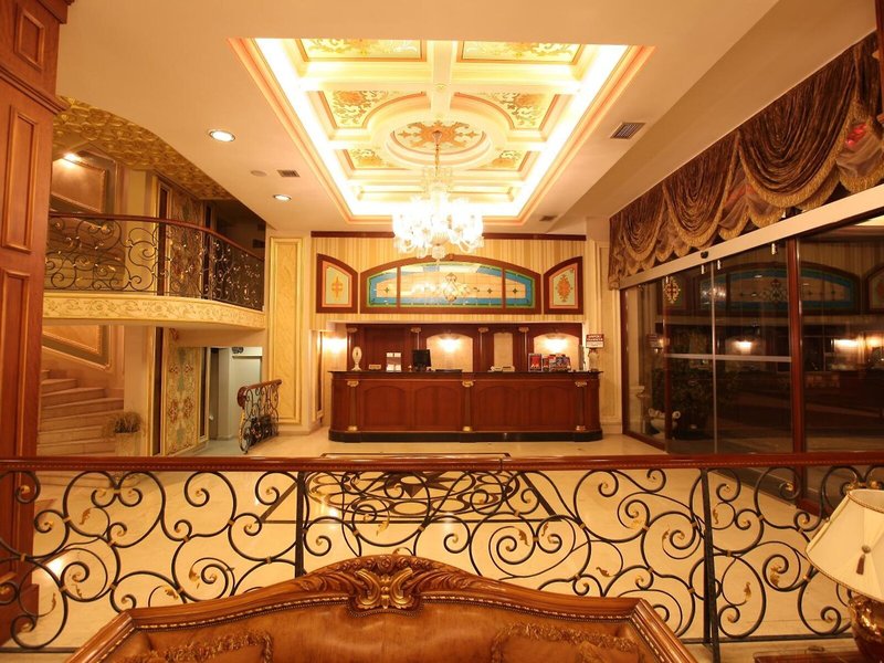 Deluxe Golden Horn