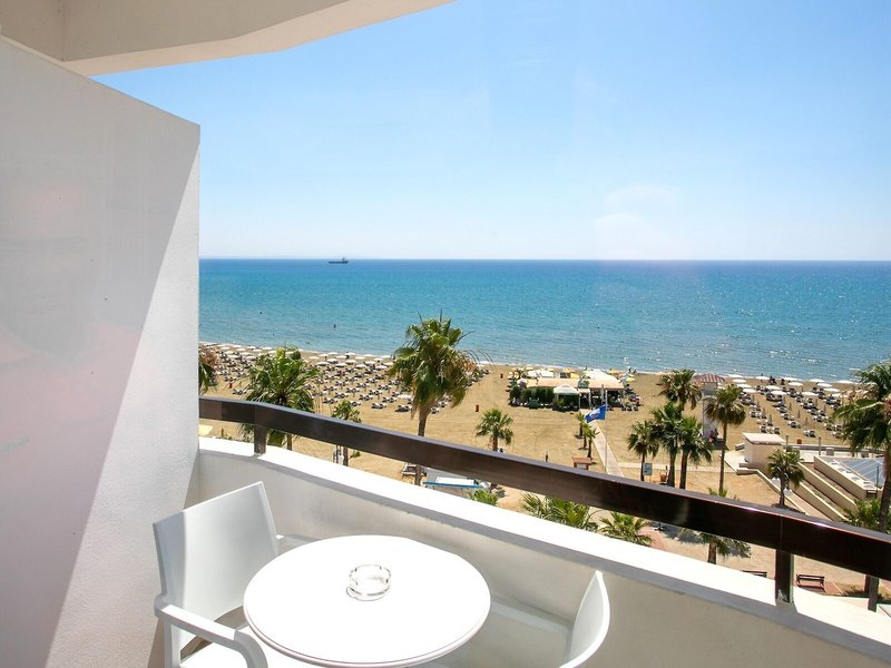 Les Palmiers Beach Hotel 9