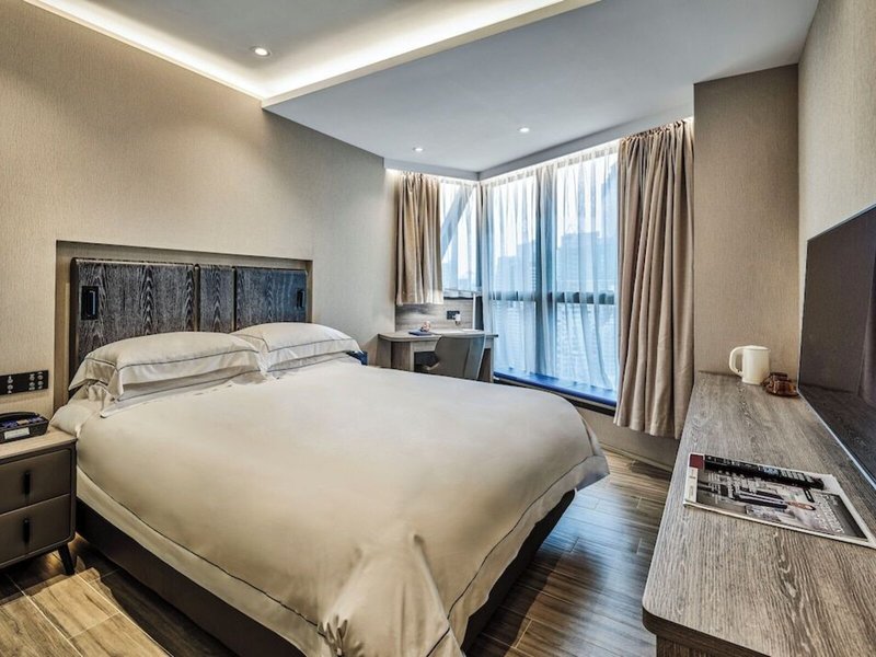 The Emperor Happy Valley 5