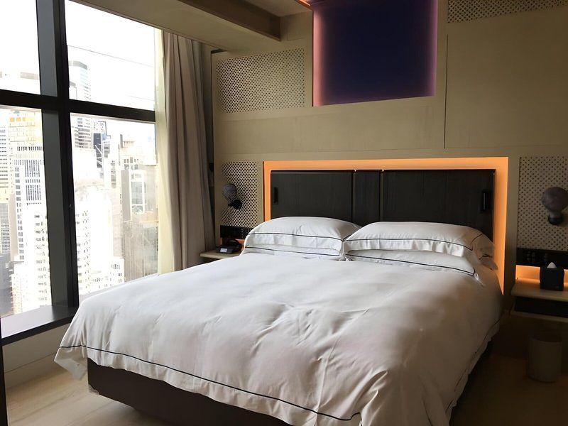 The Emperor Happy Valley 8