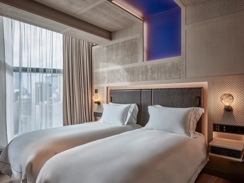 The Emperor Happy Valley 15