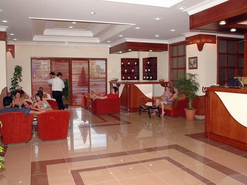 Maris Beach Hotel 8