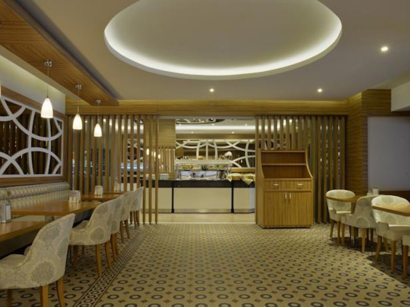 Maris Beach Hotel 9
