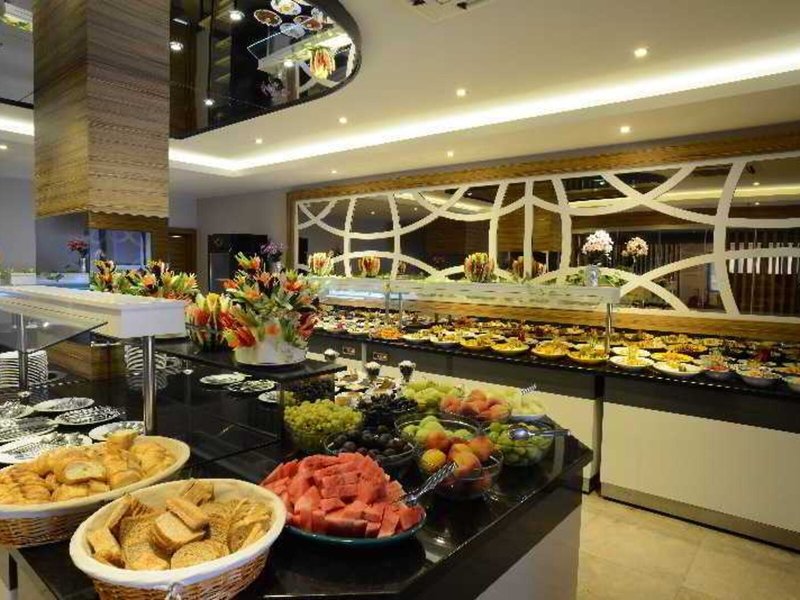 Maris Beach Hotel 11