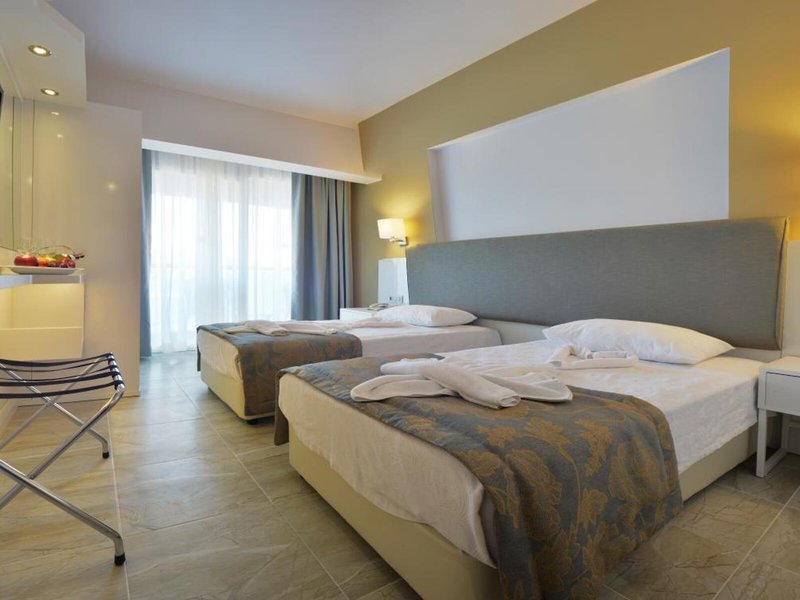 Maris Beach Hotel 20