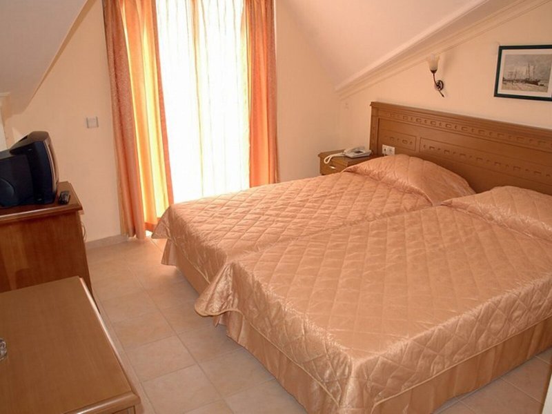 Maris Beach Hotel 21