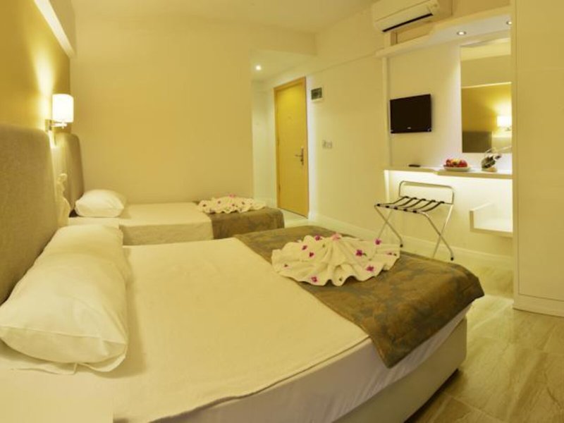 Maris Beach Hotel 23