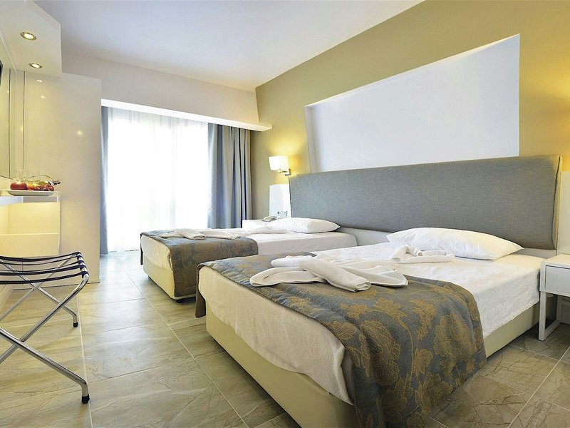 Maris Beach Hotel 26