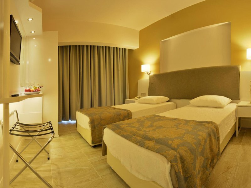 Maris Beach Hotel 27