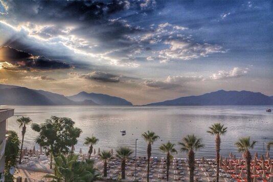 Maris Beach Hotel 9