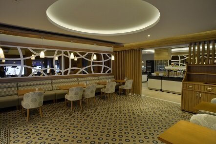 Maris Beach Hotel 10